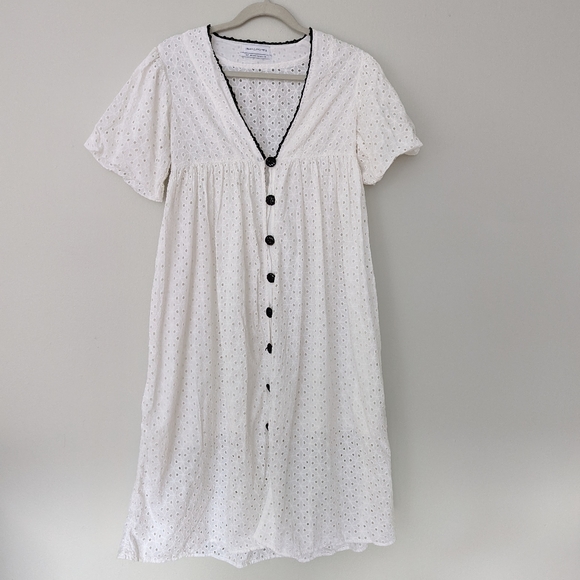 Urban Outfitters Dresses & Skirts - Eyelet midi dress